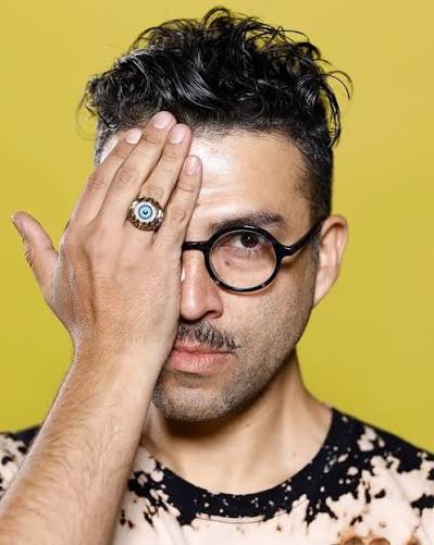 Retrato del docente Nicolás Oyarce